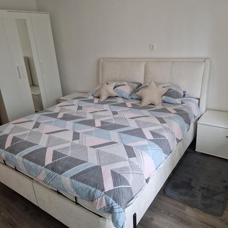 Apartma-Sobe Lejla Віпава Екстер'єр фото