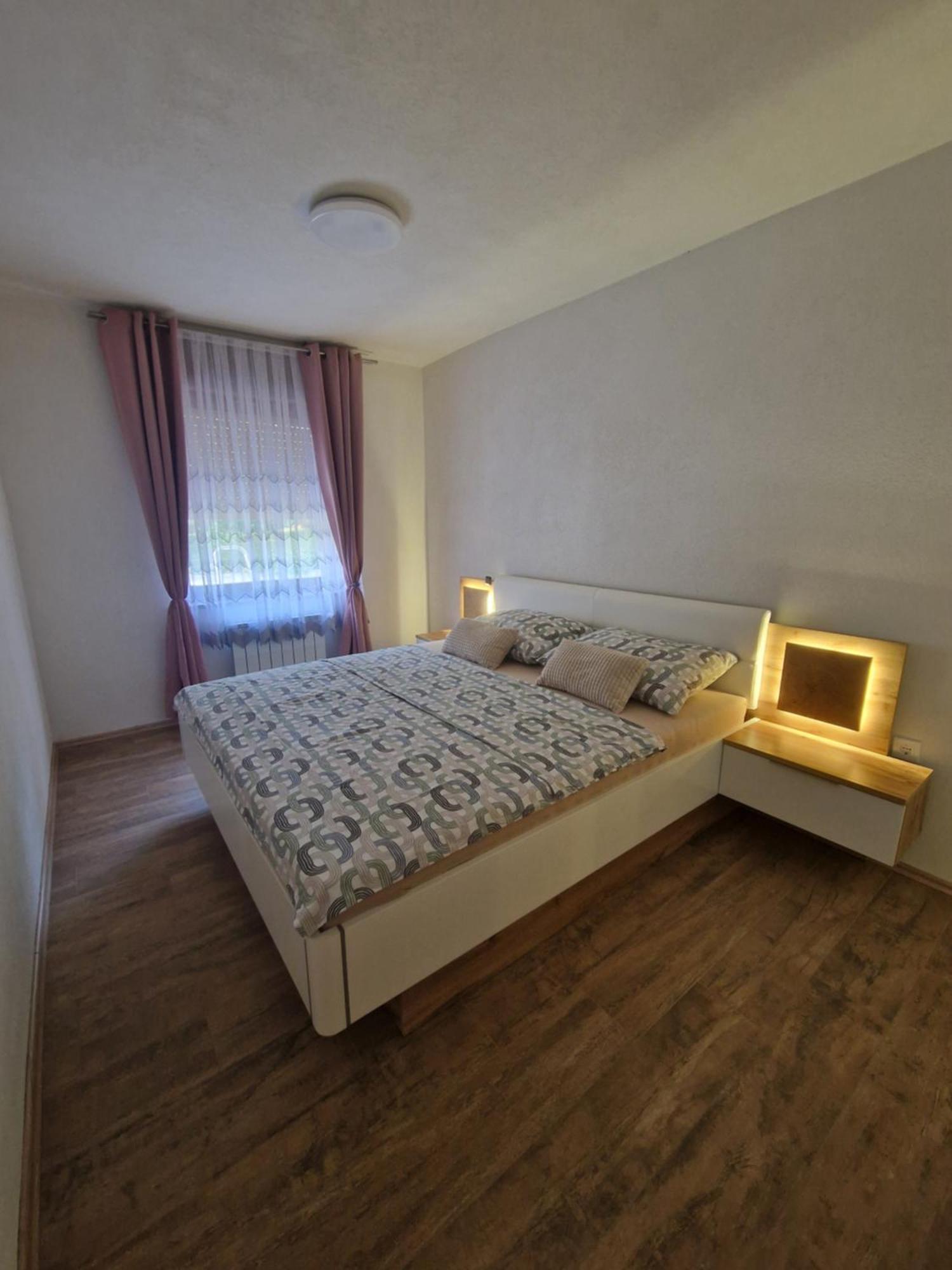 Apartma-Sobe Lejla Віпава Екстер'єр фото