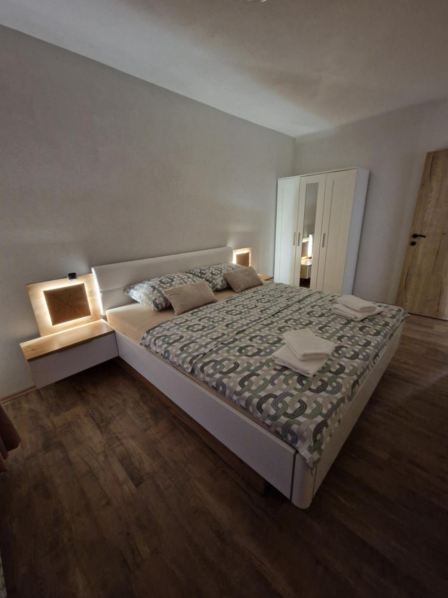 Apartma-Sobe Lejla Віпава Екстер'єр фото