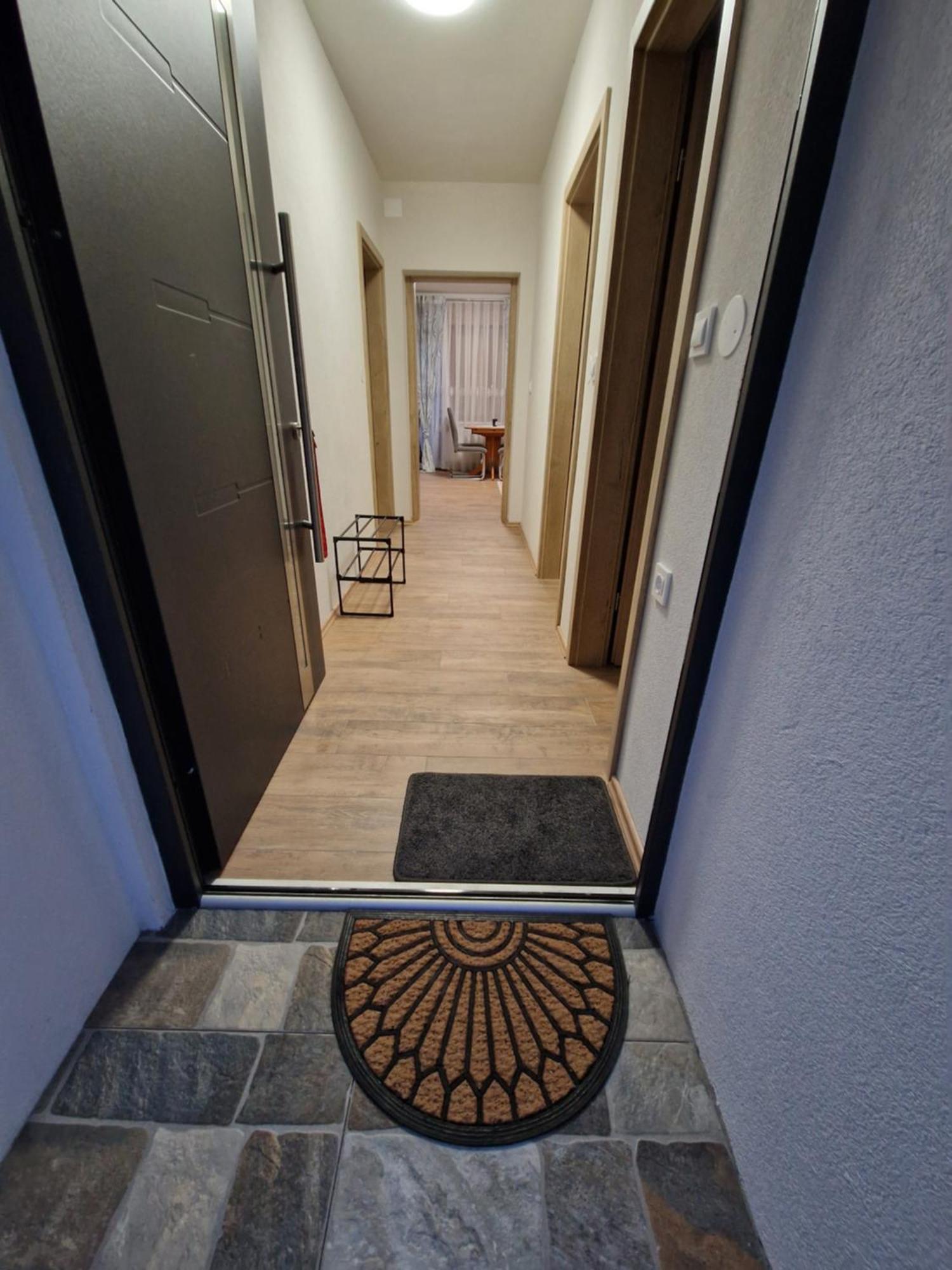 Apartma-Sobe Lejla Віпава Екстер'єр фото