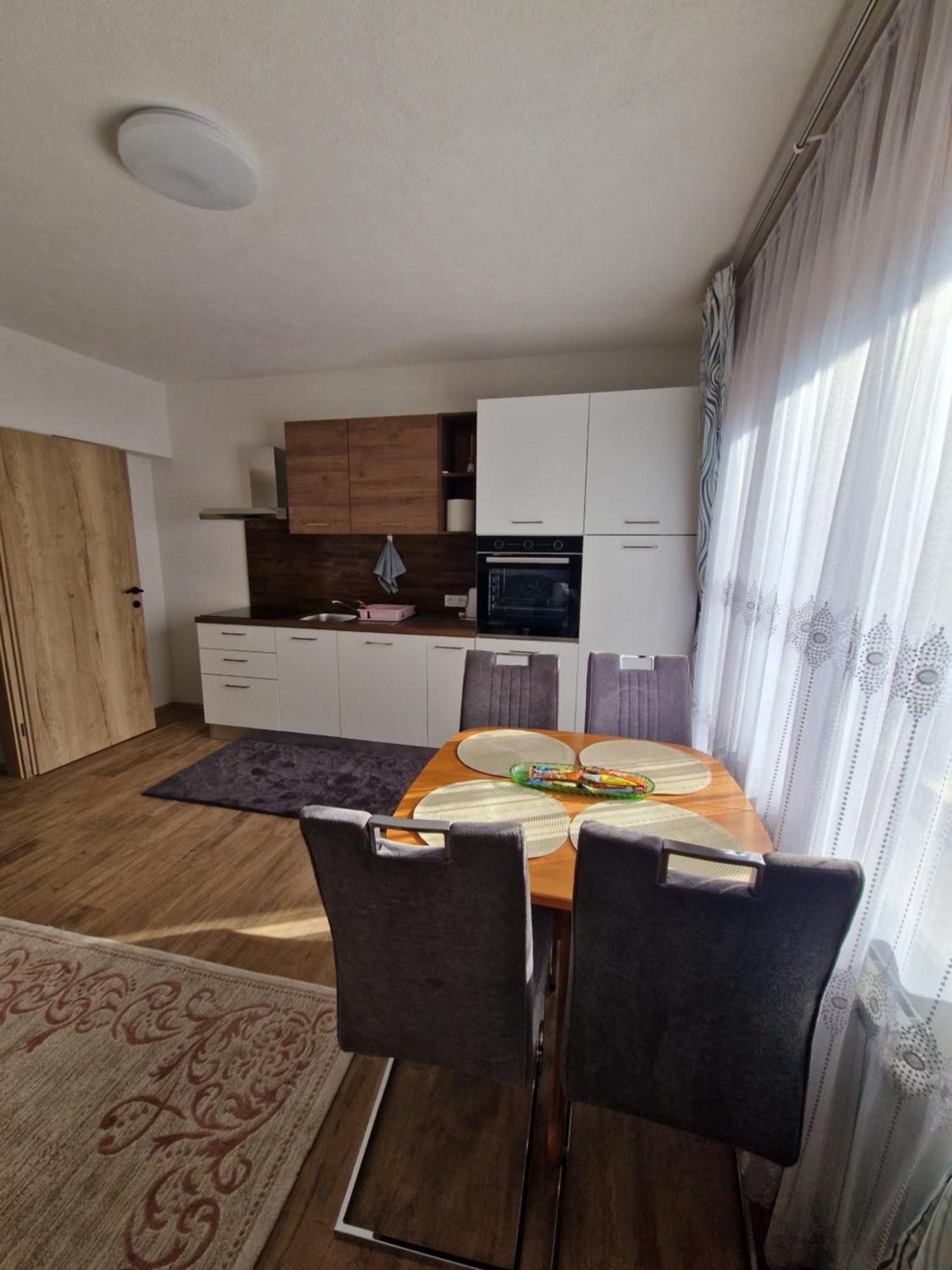 Apartma-Sobe Lejla Віпава Екстер'єр фото
