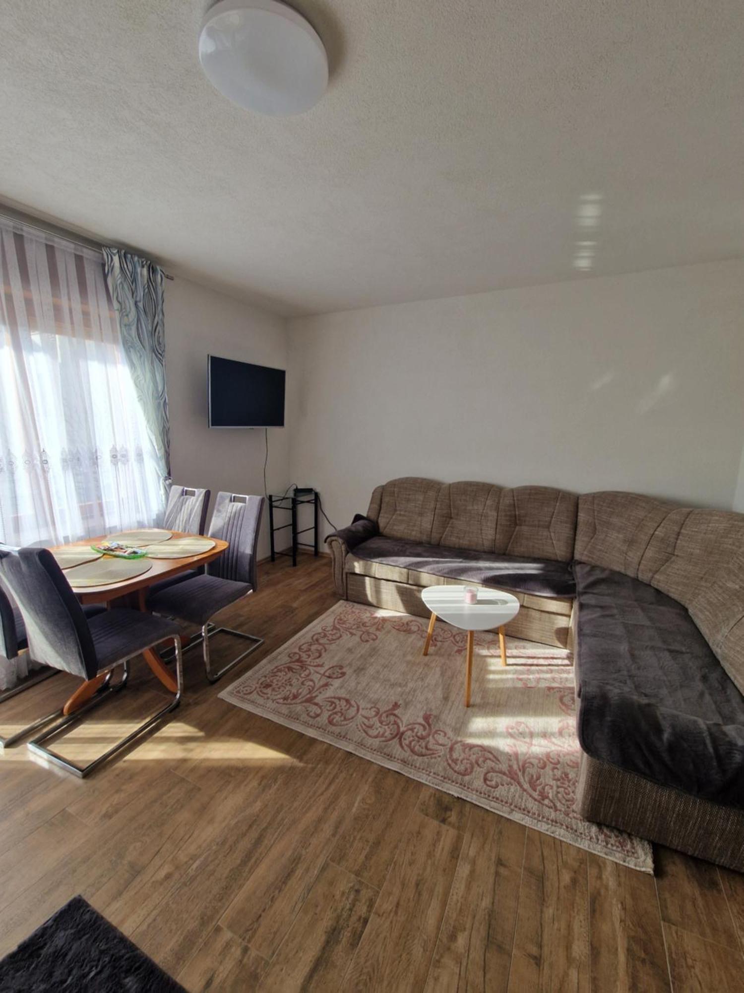 Apartma-Sobe Lejla Віпава Екстер'єр фото