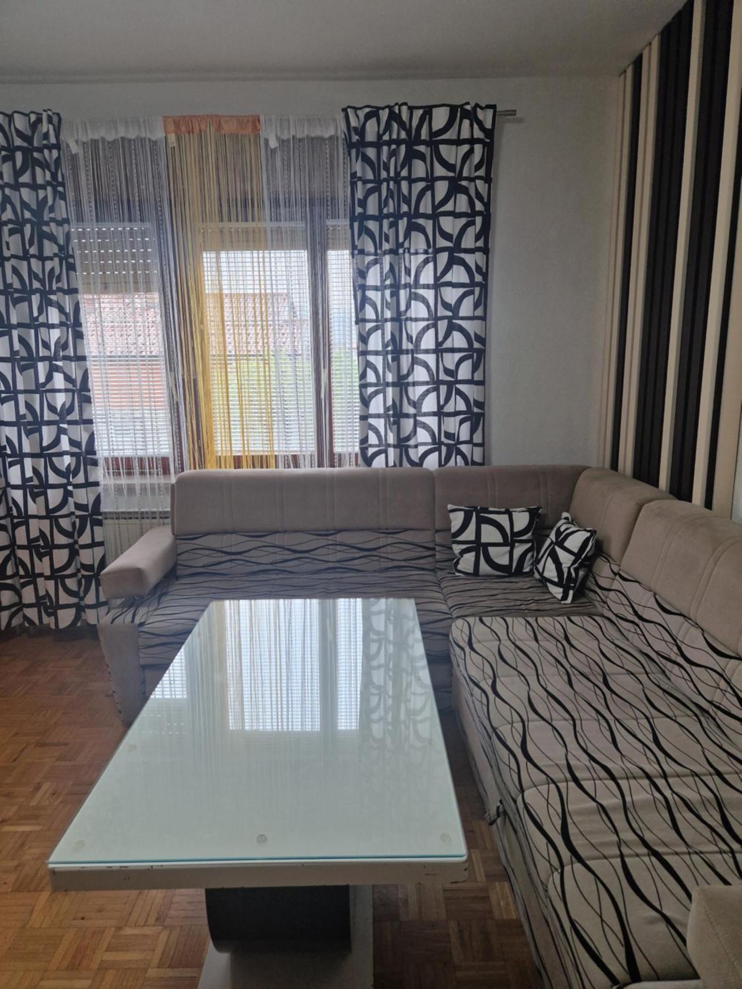Apartma-Sobe Lejla Віпава Екстер'єр фото