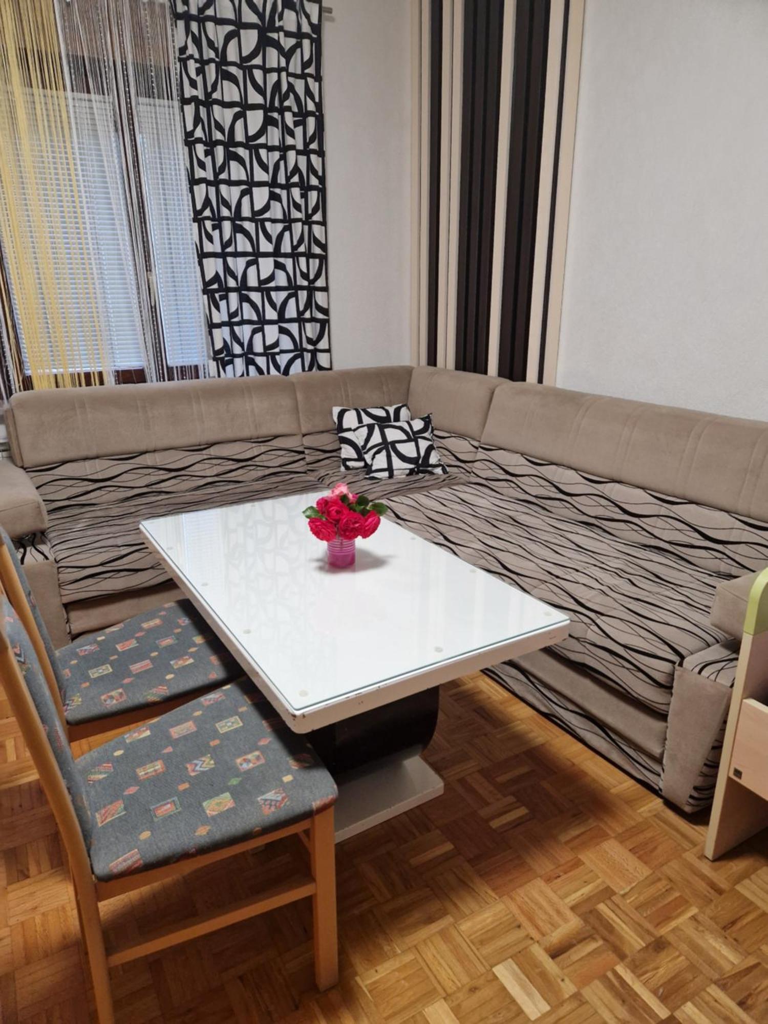 Apartma-Sobe Lejla Віпава Екстер'єр фото